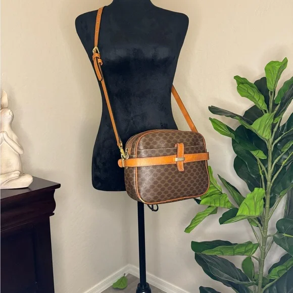 CELINE Vintage Crossbody 🎉(unbranded strap) - Picture 1 of 13